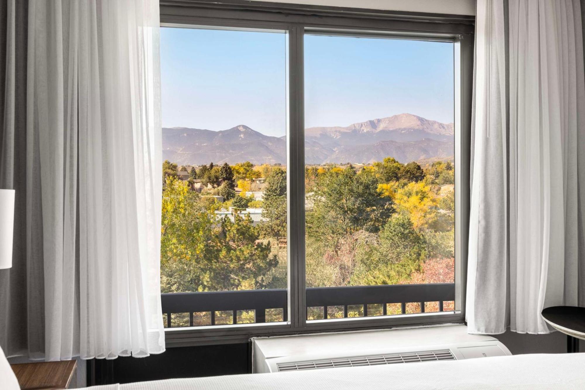 Hyatt Place Colorado Springs Garden Of The Gods Exterior photo
